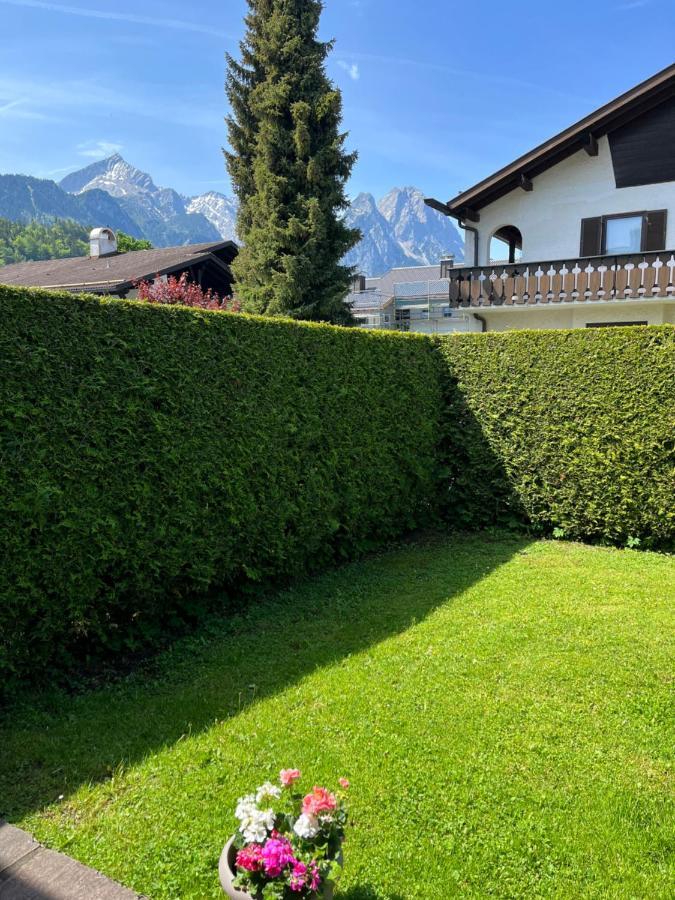 Doppelhaushaelfte Zugspitzblick Mit Privatem Garten Garmisch-Partenkirchen Esterno foto